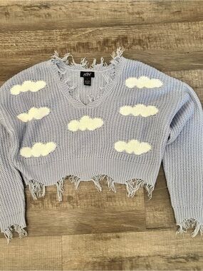 JustFab Cloud-Print Pale Blue Cropped V-Neck Sweater